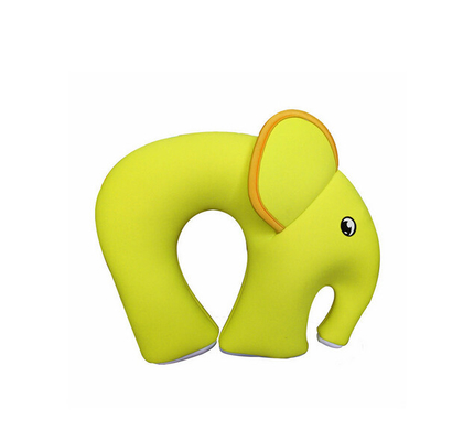 El resto del aeroplano embroma la almohada del cuello con forma del elefante de la impresión de la serigrafía del logotipo